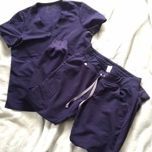 FIGS Navy scrub set. Size small